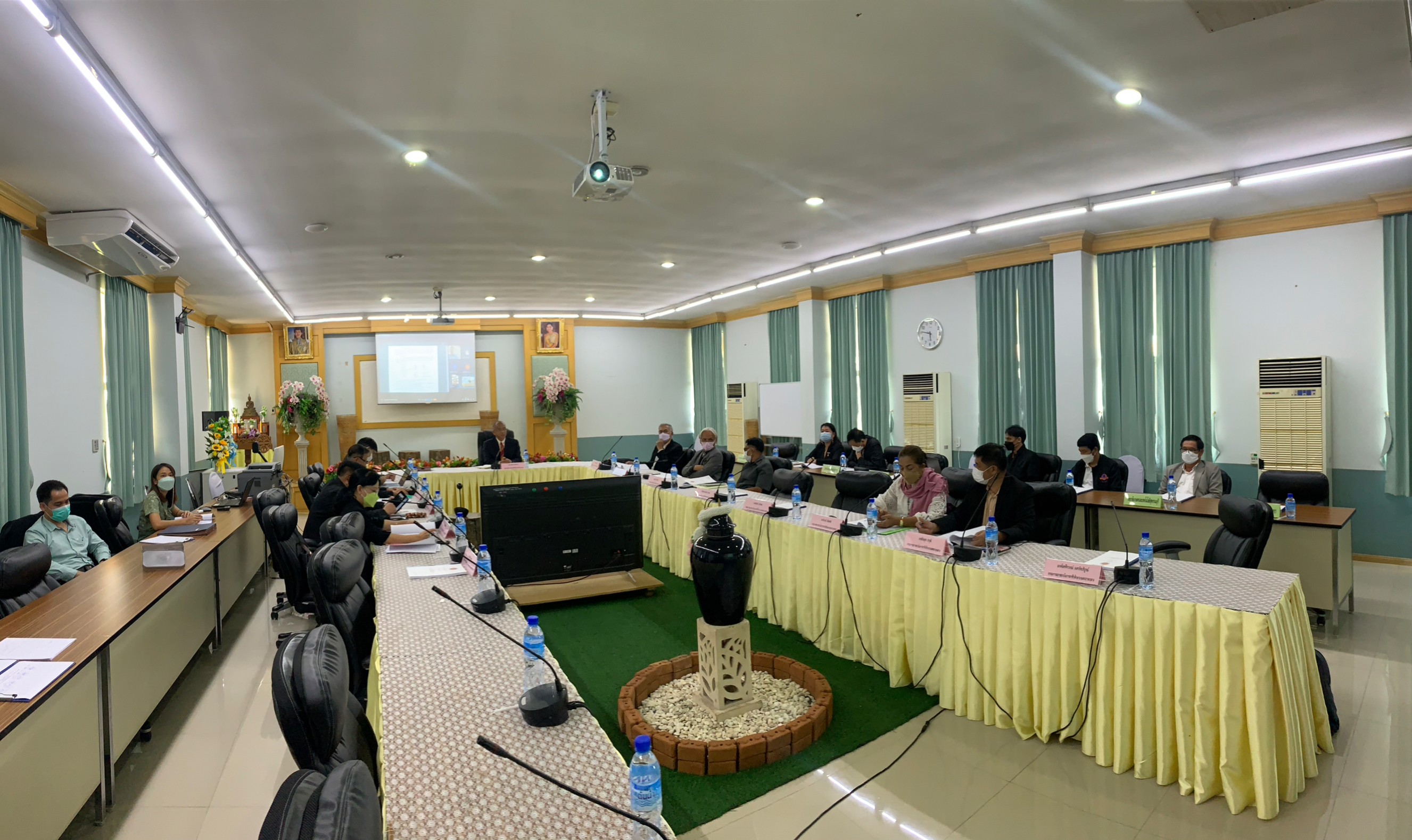 LINE ALBUM ประชมสภา 52565 28092565 ๒๒๑๐๑๗ 17