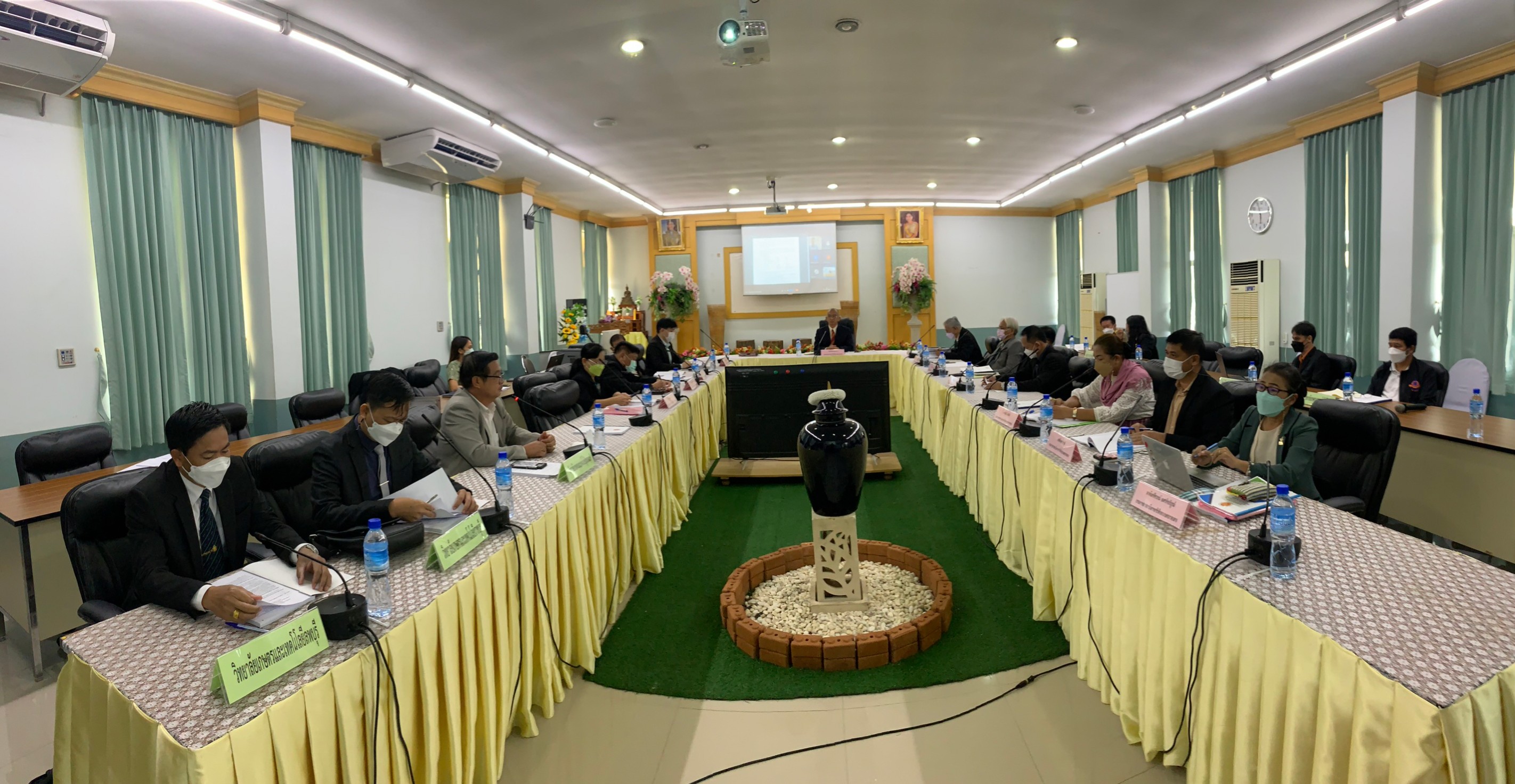 LINE ALBUM ประชมสภา 52565 28092565 ๒๒๑๐๑๗ 2